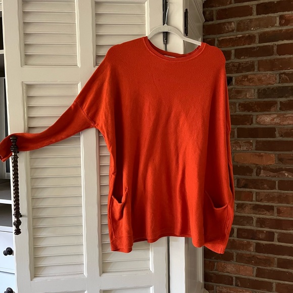 Tea n Rose Oversized Pocket Sweater M/L